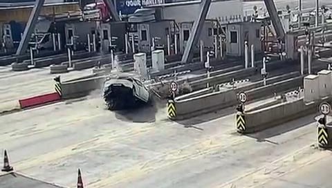 gisede olum korkunc kaza guvenlik kamerasinda mkgiQSGI.jpg