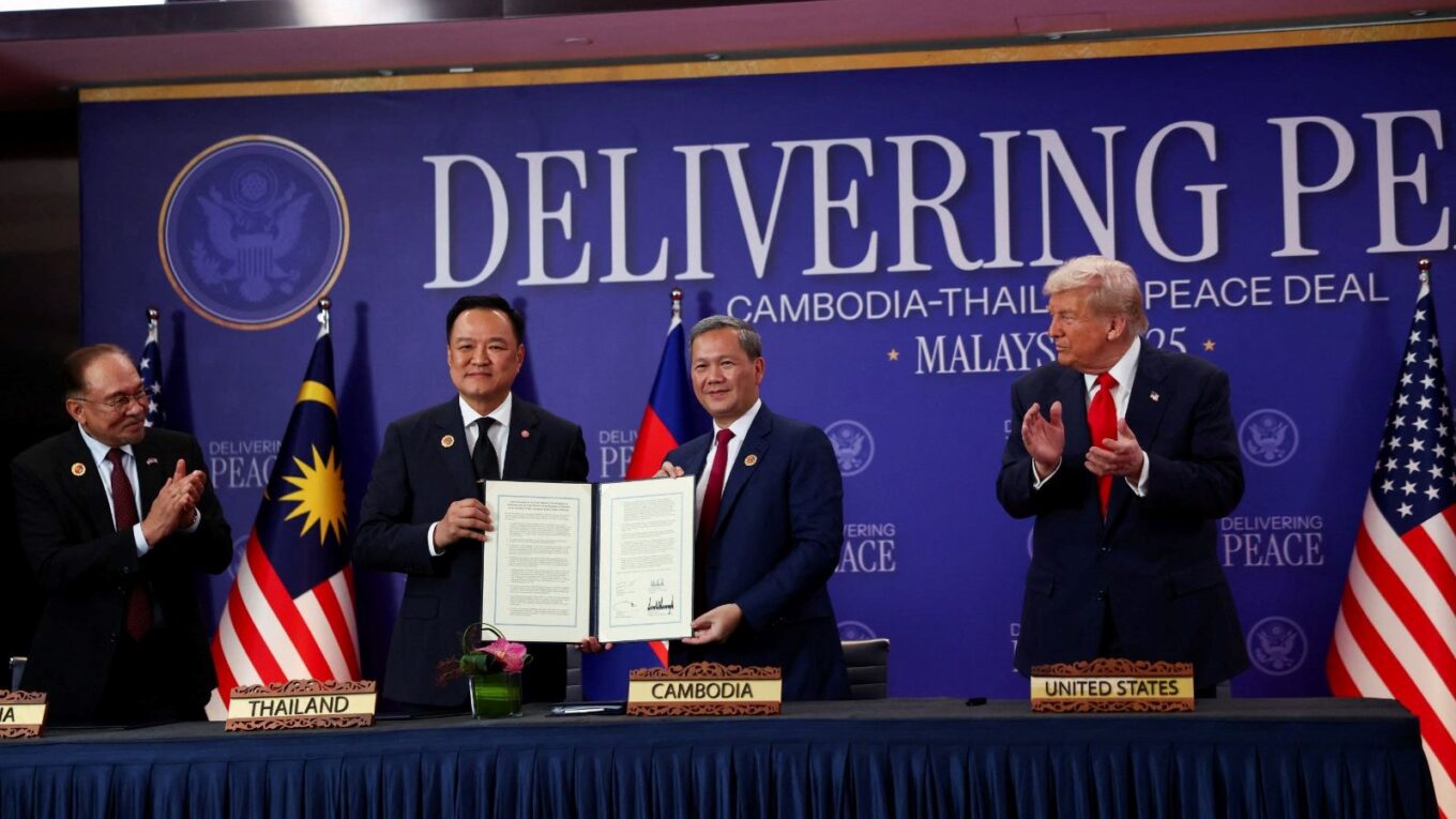 trump araci oldu iki ulke baris anlasmasi imzaladi g6LZuJiL.jpg