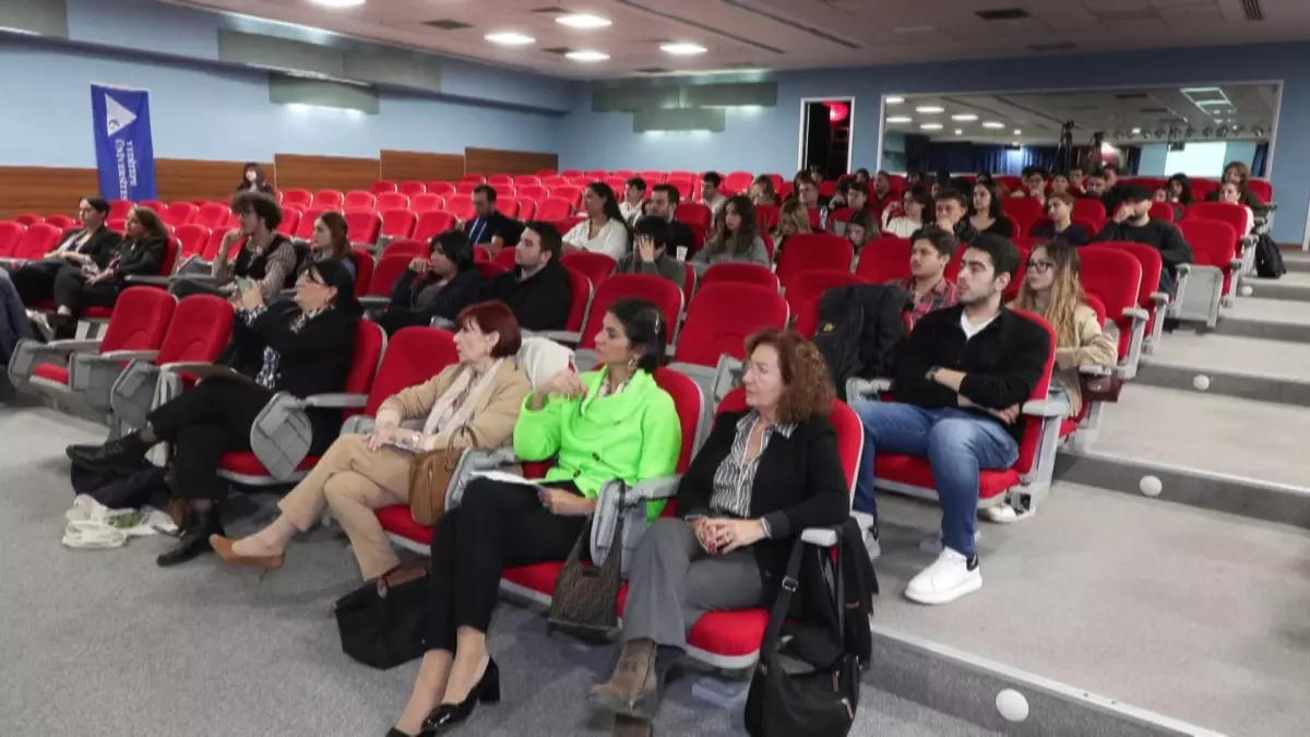 uluslararasi goc konferansi yapildi 7HaWC8Xk.jpg