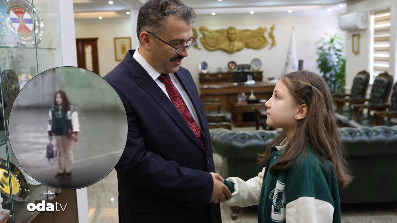 yagmur altinda istiklal marsi okuyan zeynep eceye validen odul guw3AJZA.jpg