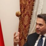 bakan-bayraktardan-petrol-ve-dogalgaz-aciklamalari-gICRUvkx