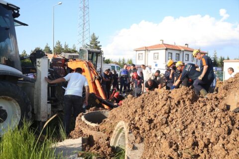 Kastamonu’da Toprak Altında Kalan İşçi Kurtarılıyor