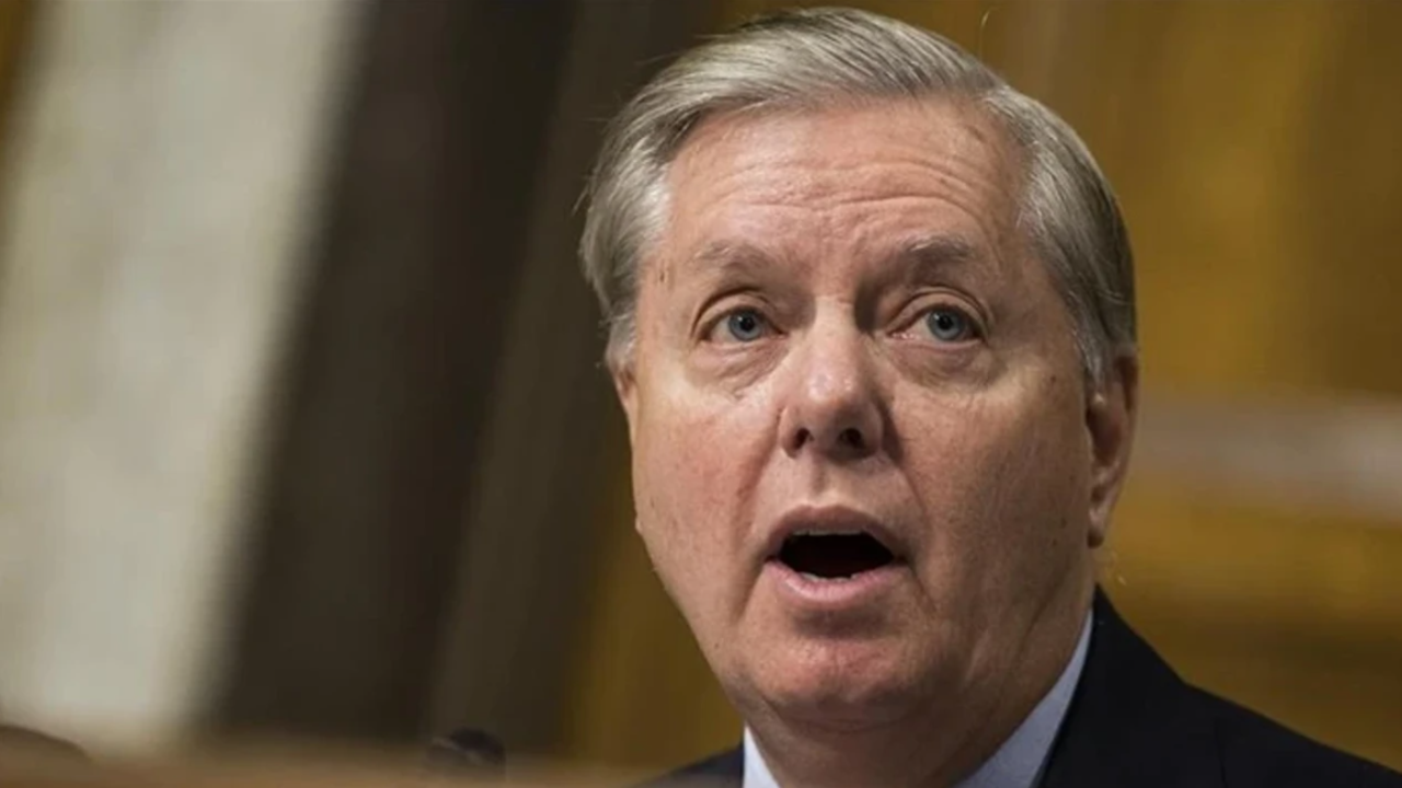 Iran televizyonlarinda lindsey grahamin olumu mujde diye duyuruldu dP2GPIOT